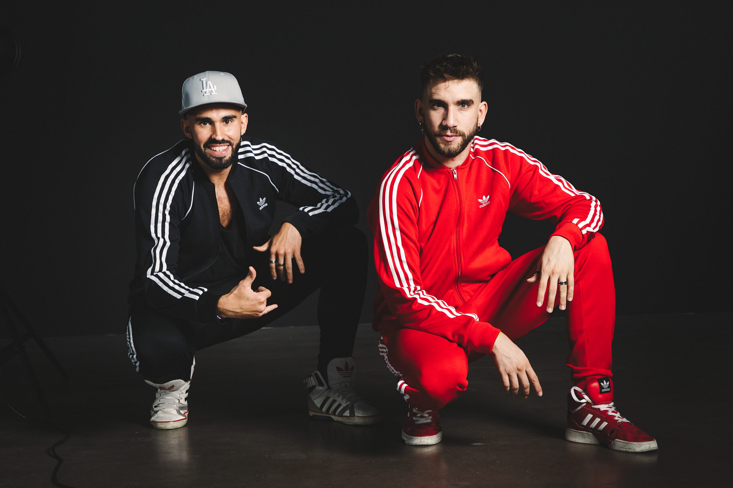 Nuestro enfoque es único, combinando clases dirigidas y clases coreográficas de danza urbana. Prepárate para reír, sudar y liberar tu creatividad mientras trabajas en tu coordinación, cardio y fuerza. 